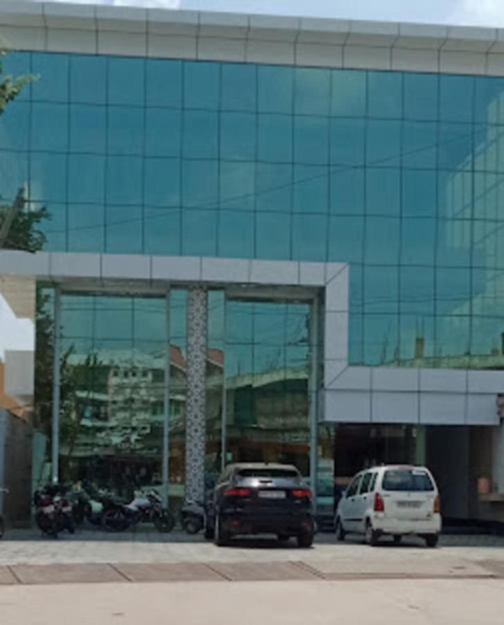 Hotel Sahib'S Red Carpet - The Family & Corporate Hotel Agra (Uttar Pradesh) Exterior photo