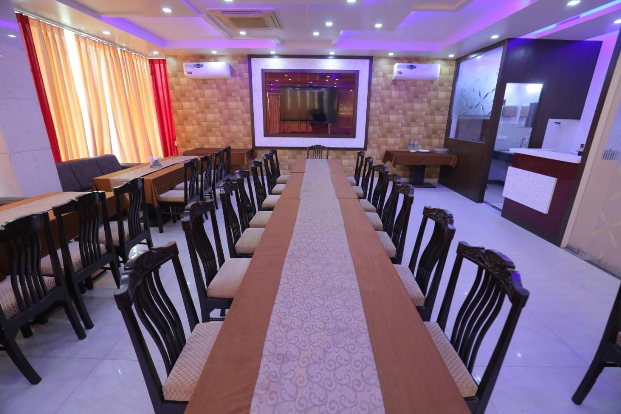 Hotel Sahib'S Red Carpet - The Family & Corporate Hotel Agra (Uttar Pradesh) Exterior photo