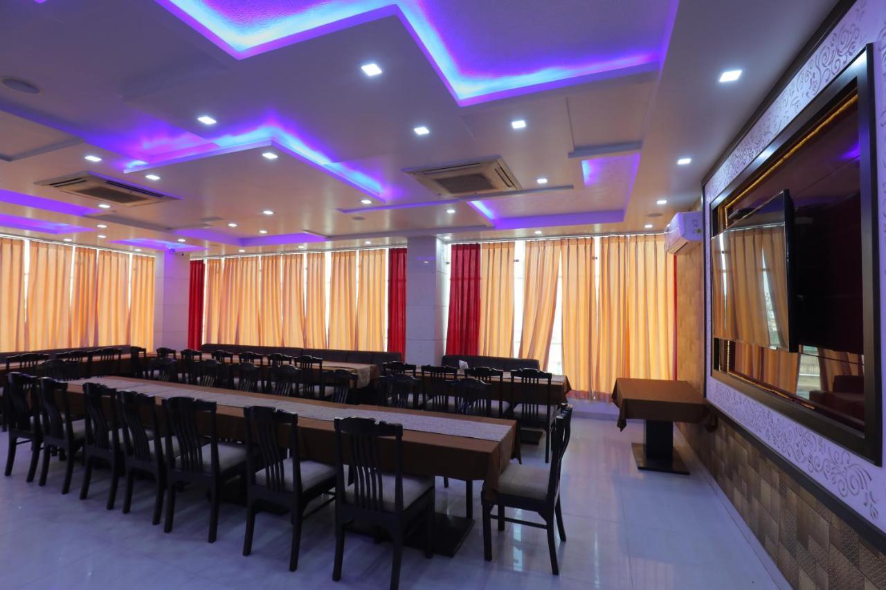Hotel Sahib'S Red Carpet - The Family & Corporate Hotel Agra (Uttar Pradesh) Exterior photo