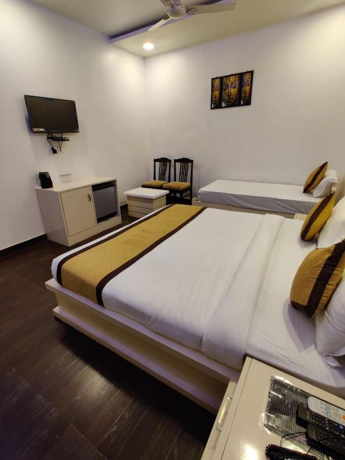 Hotel Sahib'S Red Carpet - The Family & Corporate Hotel Agra (Uttar Pradesh) Exterior photo