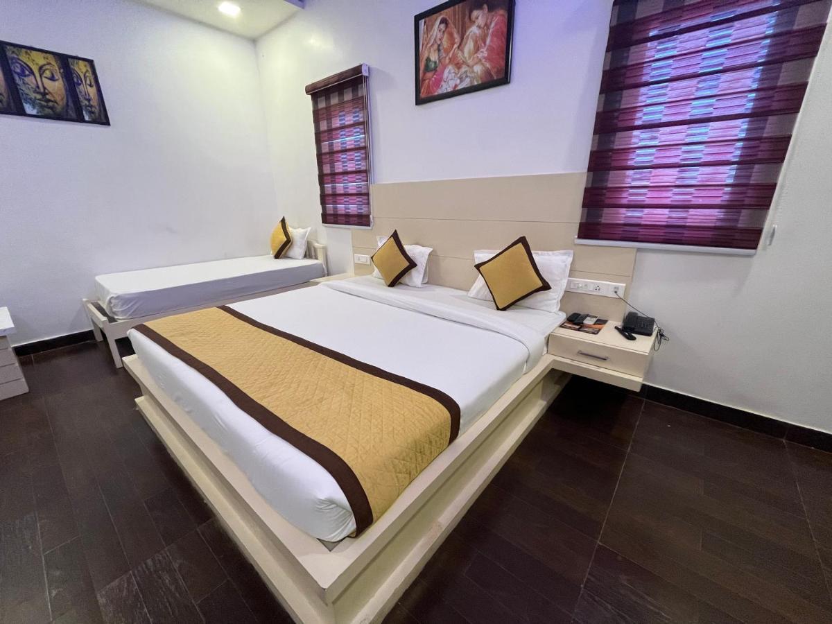 Hotel Sahib'S Red Carpet - The Family & Corporate Hotel Agra (Uttar Pradesh) Room photo