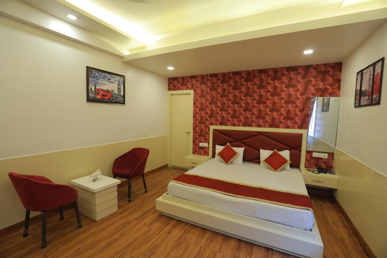 Hotel Sahib'S Red Carpet - The Family & Corporate Hotel Agra (Uttar Pradesh) Exterior photo
